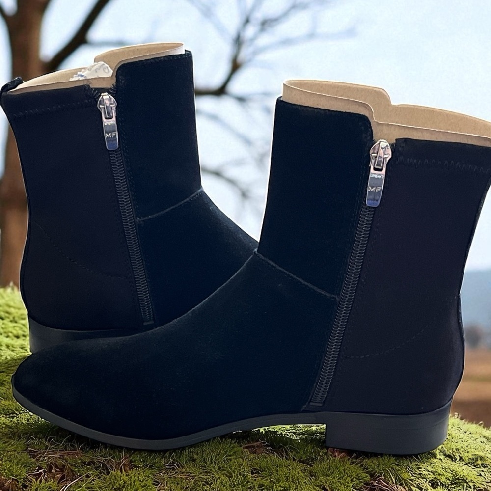 New in Box Adorable Marc Fisher OKSANA Black Suede Zippered Ankle Boots